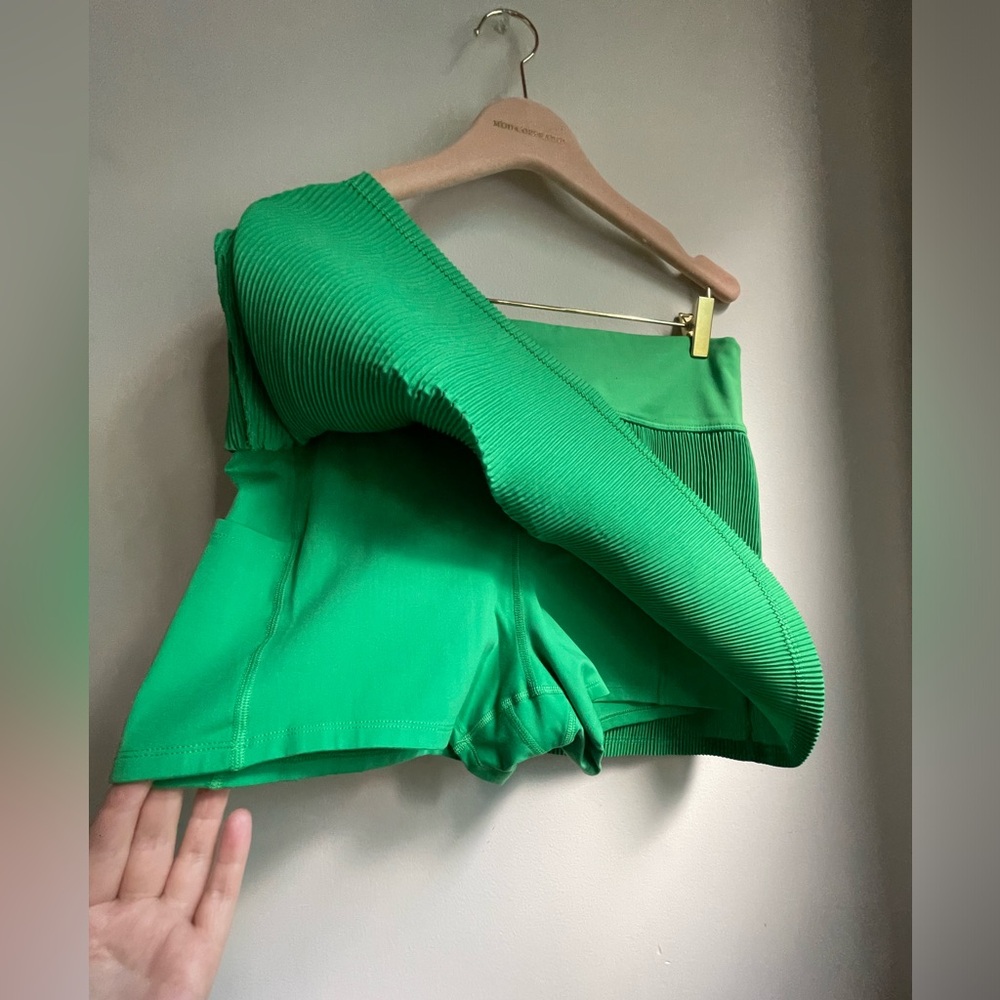 Apple Green Tennis Skirt With Built In Shorts Size Large - Picture 3 of 8